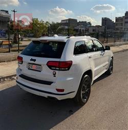 جیپ گراند شیرۆکی